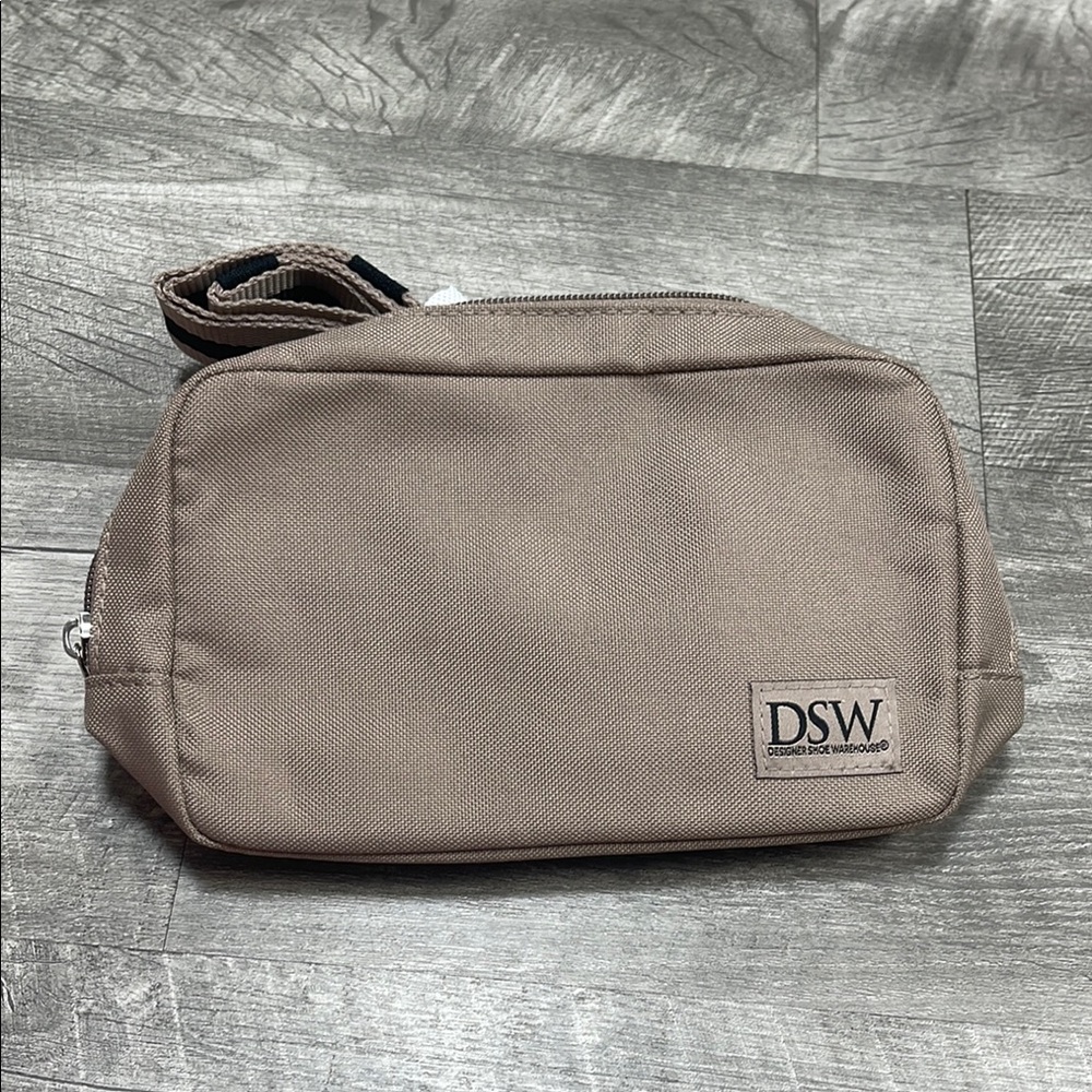 New DSW Unisex Tan Belt Bag